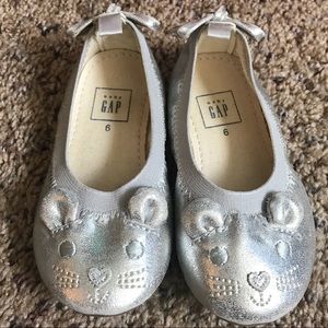 Baby GAP flats